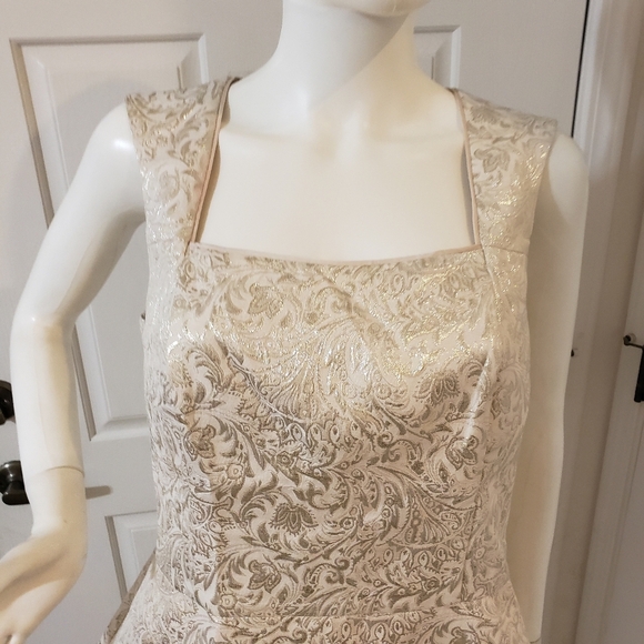 White House Black Market Cream Patterned Peplum Top - Picture 3 of 5